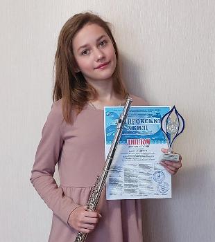 Юная сумская флейтистка отличилась на конкурсе “Днепровские волны”